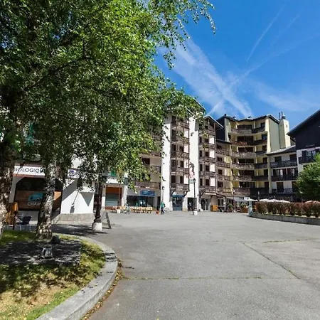 Base Camp Vue Mont Blanc Centre * Шамони