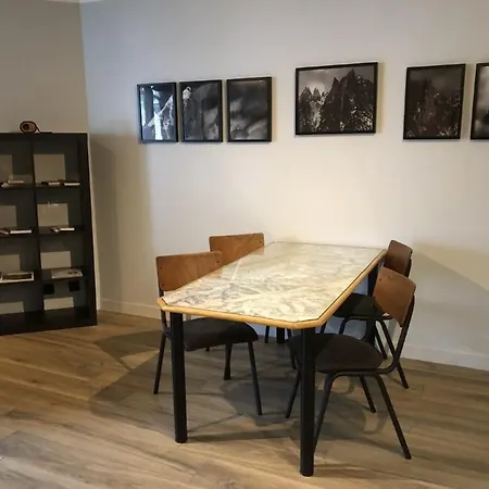Base Camp Vue Mont Blanc Centre Апартаменты Шамони